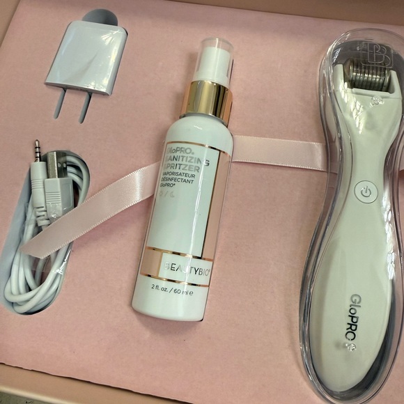 GloPRO MicroNeedling Tool with Stand - Picture 2 of 3